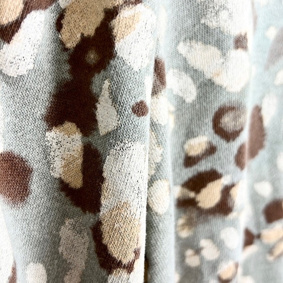 DEMOCRACY | ✨Gray Splatter Splotchy Print Pleated Shoulders Crewneck Sweatshirt - Picture 7 of 10